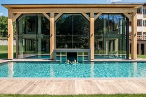 2 indoor pools, outdoor pool, pool umbrellas, sun loungers - Hotel Pustertalerhof (Chienes)