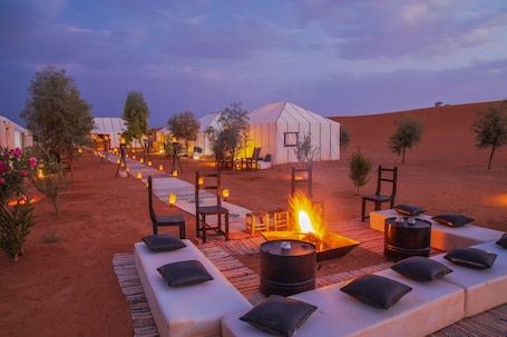 Exterior. Erg Chebbi Camp