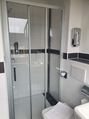 Basic Single Room | Bathroom shower