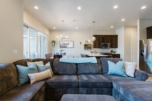 Fernseher, Videospiele, Tischtennisplatte