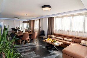 Presidential Penthouse, Sea View, Beachfront | Living area | Flat-screen TV, Netflix, streaming services - VIPo Prestige Apartments (Podstrana)