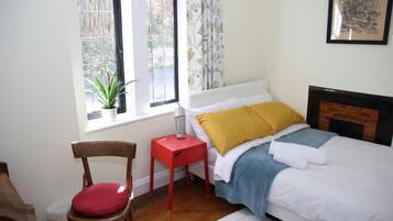 Comfort House | 2 bedrooms, blackout drapes, iron/ironing board, free WiFi