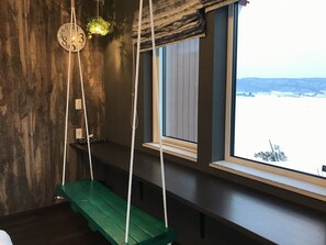 Cubrecamas, decoración personalizada, wifi gratis y ropa de cama 