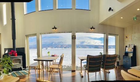 Dining. Shooting Star the Bed & Breakfast