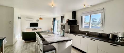 Fridge, microwave, oven, dishwasher