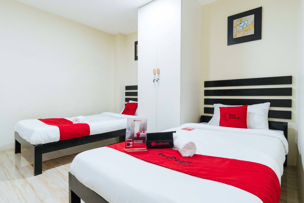 Twin Room | Desk, laptop workspace, free WiFi