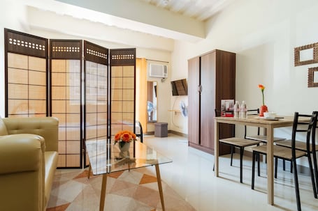 Double Room | Desk, laptop workspace, free WiFi