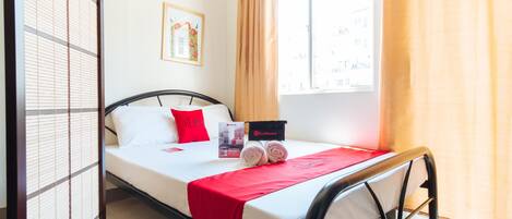 Quarto casal | Escrivaninha, espaço de trabalho para notebook, Wi-Fi de cortesia