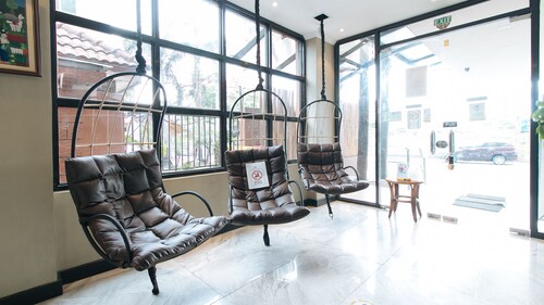 RedDoorz Plus Near Bamboo Organ Las Piñas