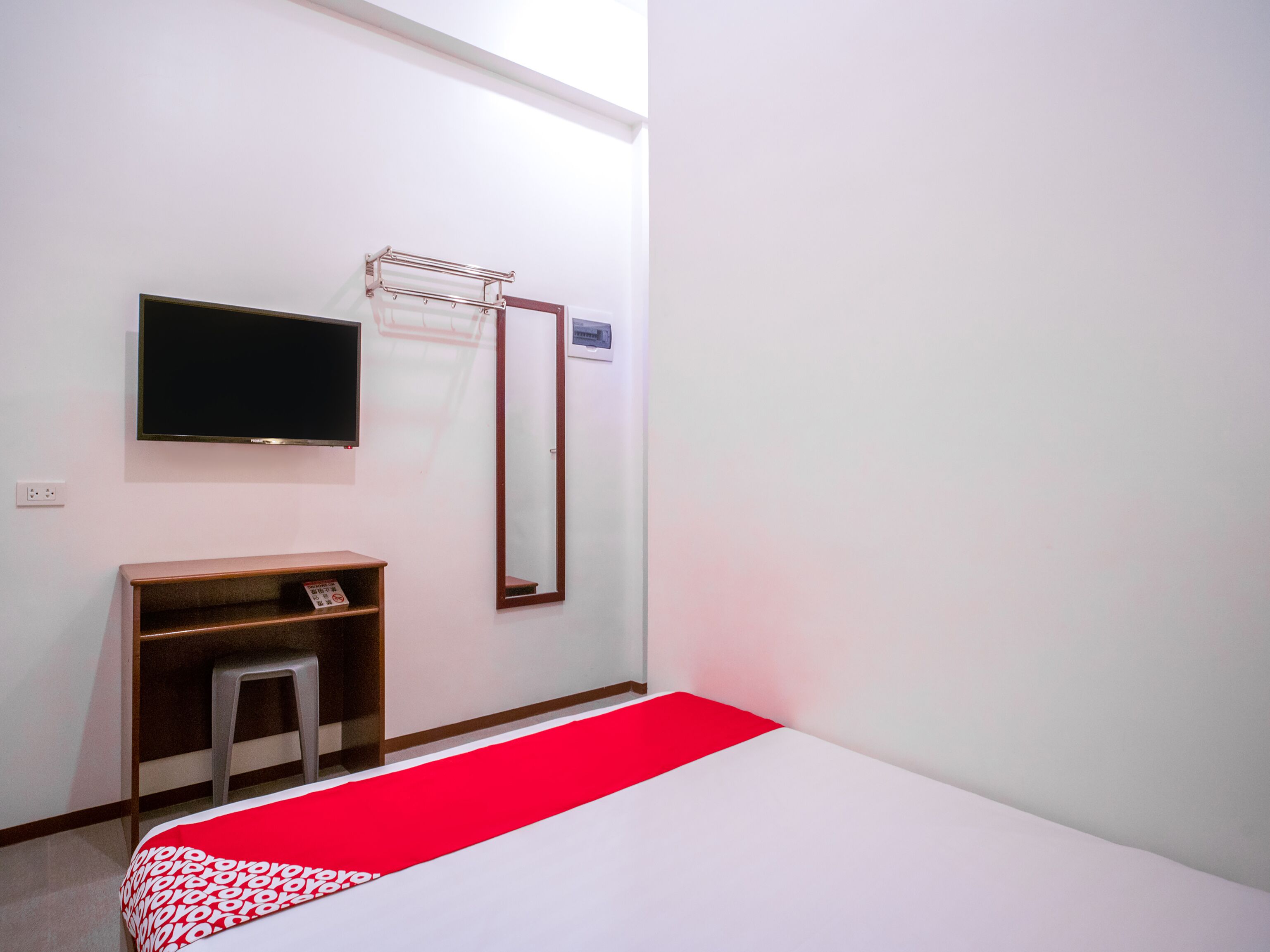 standard double room | living room | 32-inch flat-screen tv with satellite channels, tv