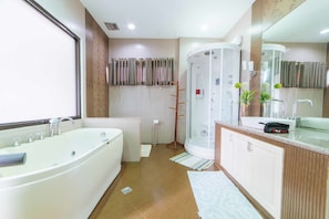 Family Room | Bathroom