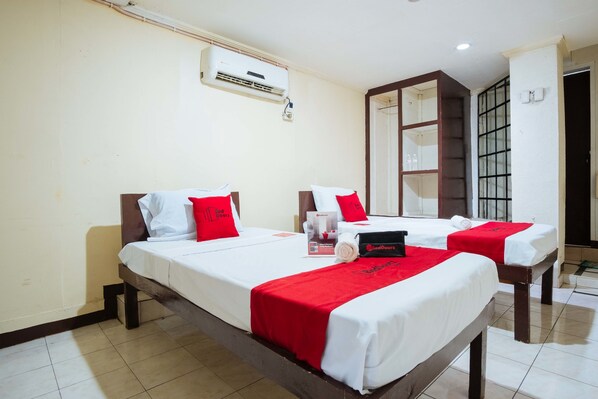 双床房 | 办公桌、免费 WiFi