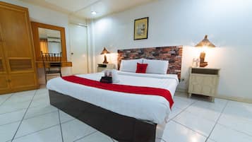 Deluxe Room | Desk, free WiFi