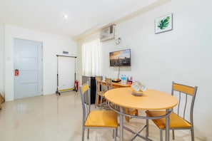Quarto família | Escrivaninha, Wi-Fi de cortesia