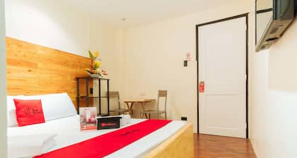 RedDoorz @ Vicente Street Espana Manila