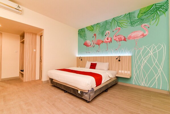 Deluxe Room | Desk, free WiFi