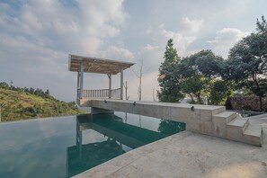 Pool - RedDoorz Resort @ Lembang 2 (Lembang)