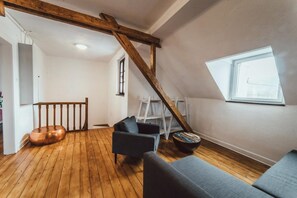 Apartment (Casa Calmont) | Living area | Flat-screen TV, fireplace - Casa Calmont (Ediger-Eller)