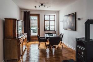 Appartement (Casa Calmont) | Coin séjour | Télévision à écran plat, cheminée