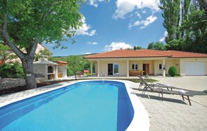 Seasonal outdoor pool - Villa Kata (Imotski)