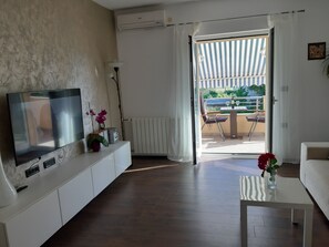 Comfort Apartment | Living area