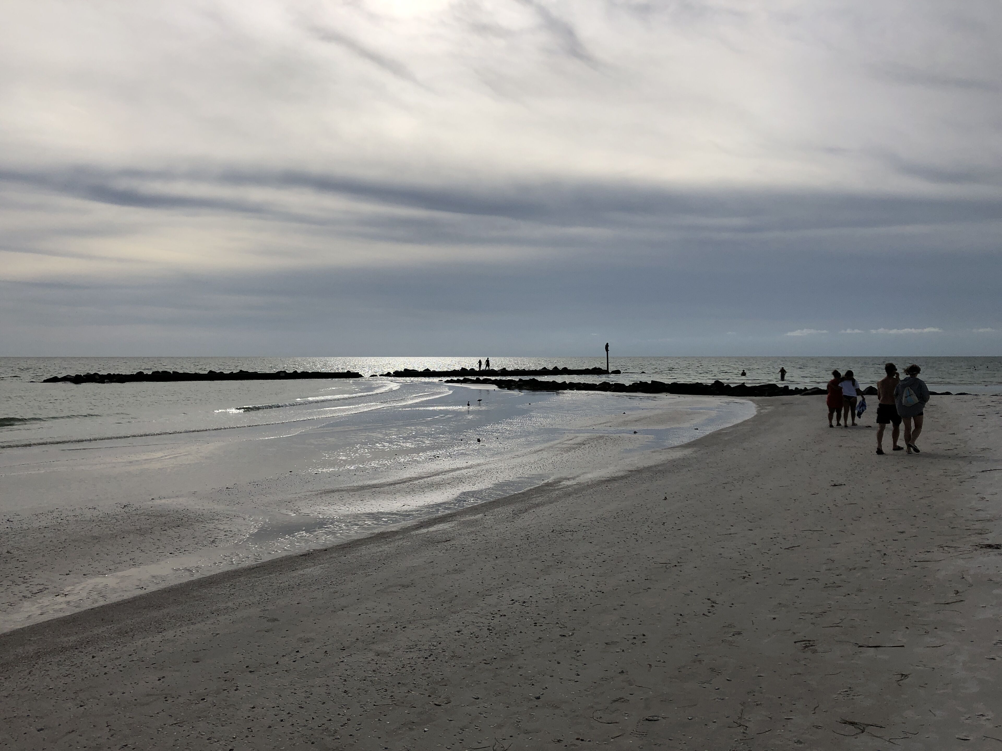 In Strandnähe, Liegestühle, Strandtücher