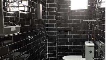 Towels, soap, shampoo, toilet paper