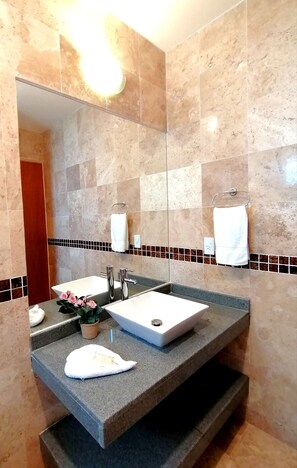 Hair dryer, towels, soap, shampoo - BRAND NEW SUITES !! DON¨T MISS OUT THIS INTRODUCTION AMAZING SALE !! (PLAYA DEL CARMEN)