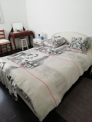 2 slaapkamers, een strijkplank/strijkijzer, gratis wifi