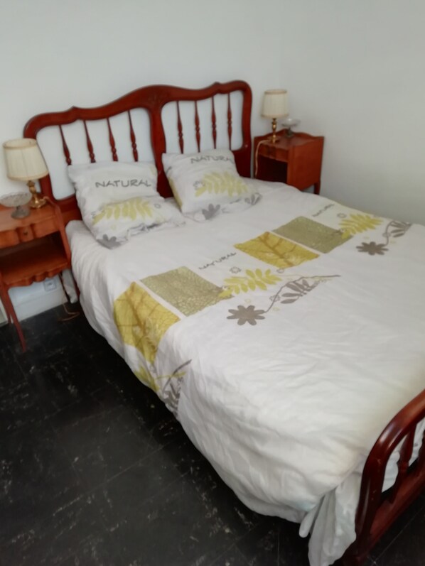 2 bedrooms, iron/ironing board, free WiFi - Apartment on the ground floor over-high (8 steps) (Le Mans)