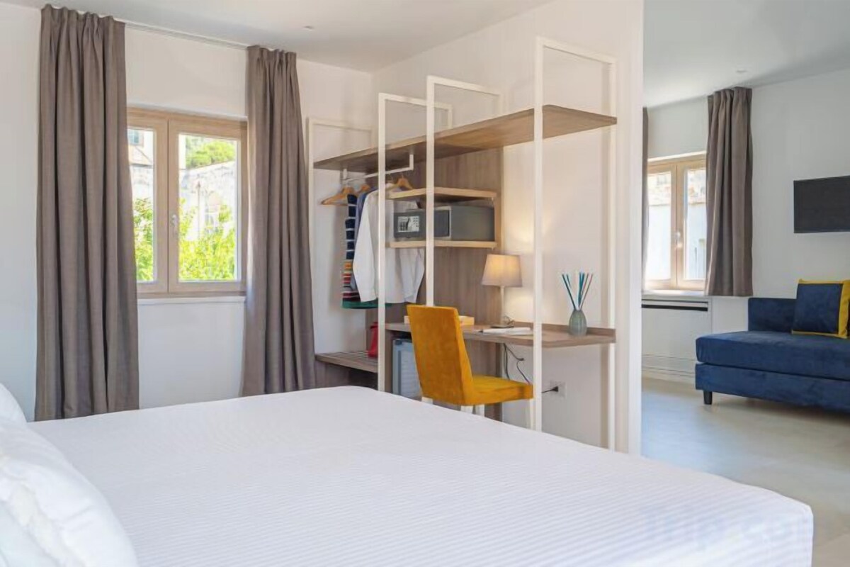 Down duvets, minibar, in-room safe, blackout curtains