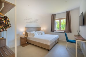 Superior-Doppel- oder -Zweibettzimmer, Gartenblick | Daunenbettdecken, Minibar, Zimmersafe, Verdunkelungsvorhänge