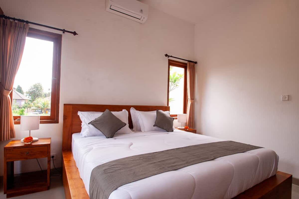 1 bedroom, minibar, desk, laptop workspace
