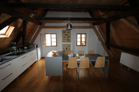 Premium Apartment | 1 bedroom, desk, blackout drapes, iron/ironing board