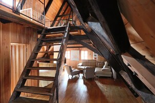 尊荣公寓 | 1 多间卧室、办公桌、遮光窗帘、熨斗/熨衣板