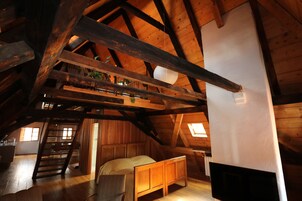 尊荣公寓 | 1 多间卧室、办公桌、遮光窗帘、熨斗/熨衣板