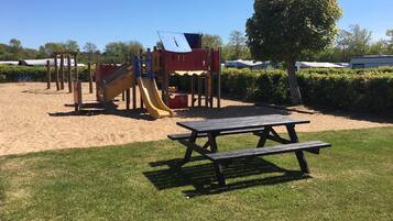 Children’s play area – outdoor