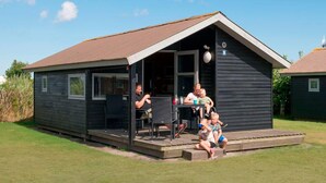 Soundproofing, WiFi, individually decorated, individually furnished - Nordstrand Camping & Cottages (Frederikshavn)