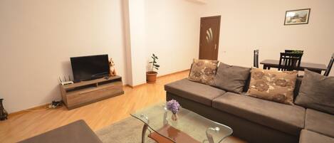 舒適公寓 | 2 間睡房、獨特裝修、遮光窗簾/窗簾、熨斗/熨衫板