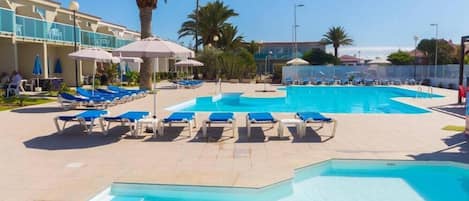 2 utendørsbassenger