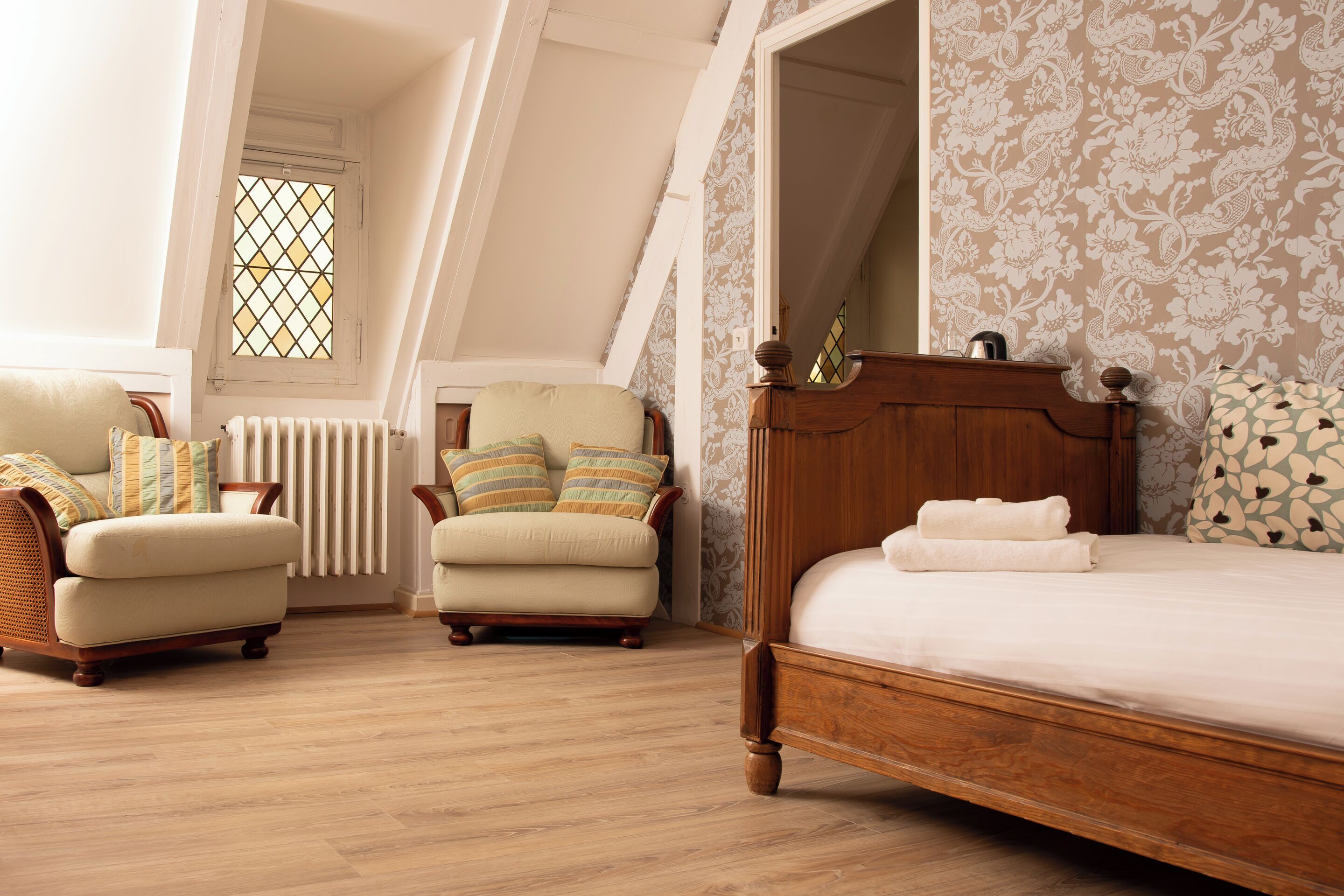 deluxe triple room | living area