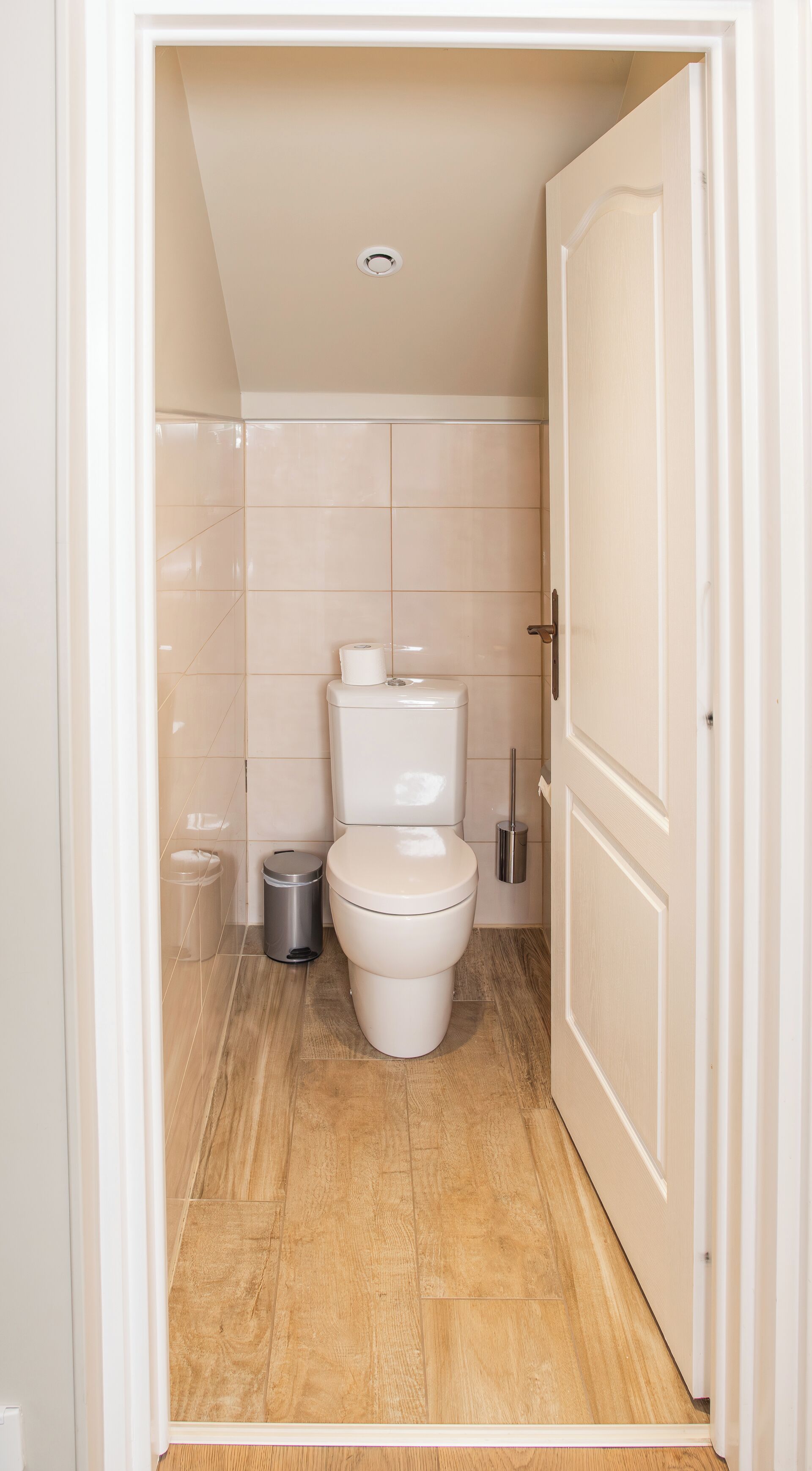 deluxe quadruple room | bathroom | hair dryer, soap, shampoo, toilet paper