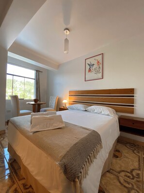 Double Room | Individually decorated, desk, laptop workspace, soundproofing - Lunandina (Independencia)
