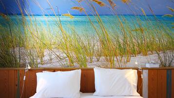 Double Room, Shared Bathroom | Free cribs/infant beds, free WiFi, bed sheets