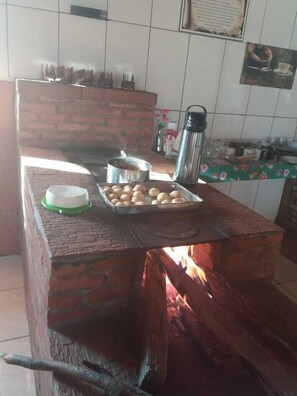 Café da manhã com buffet grátis todos os dias