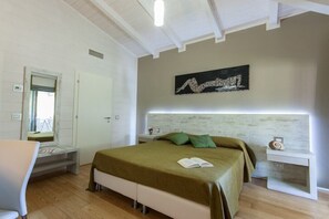 1 soverom, safe på rommet, strykejern/-brett og wi-fi