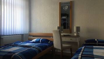 2 bedrooms, iron/ironing board, WiFi, bed sheets