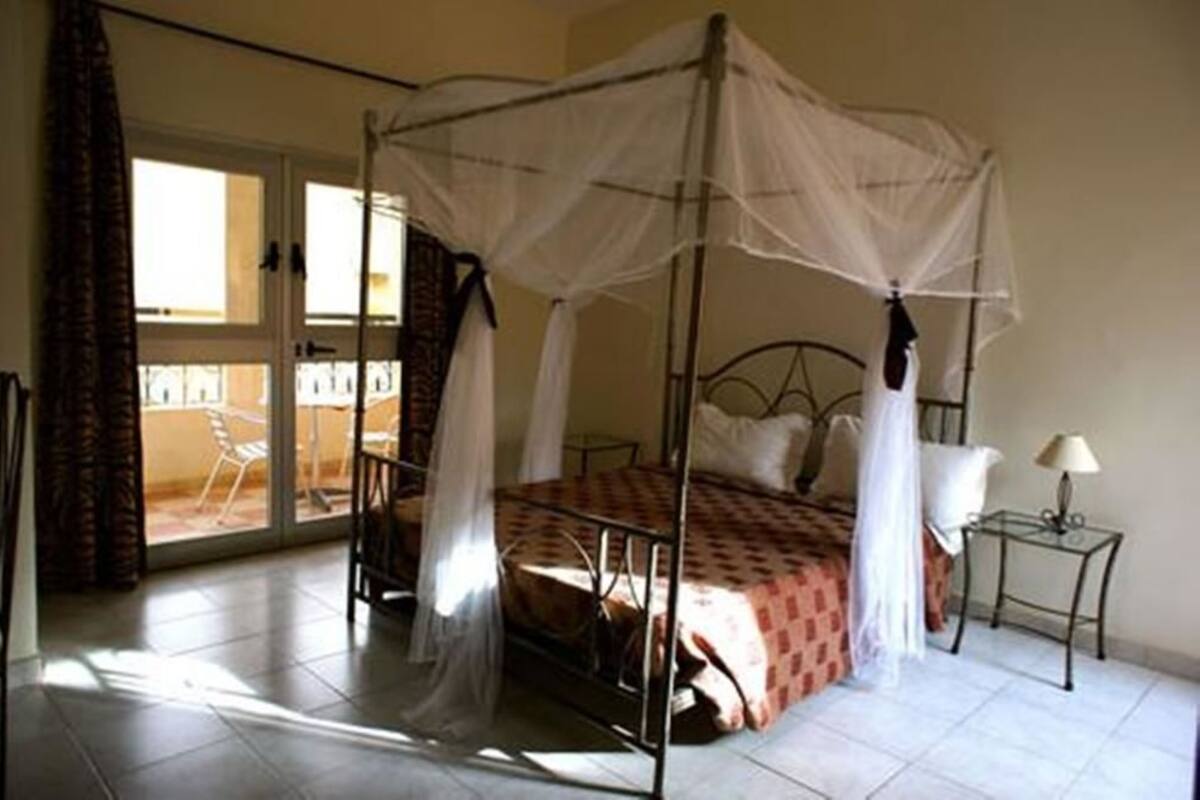 Family Room | Iron/ironing board (on request), WiFi (free), bed sheets