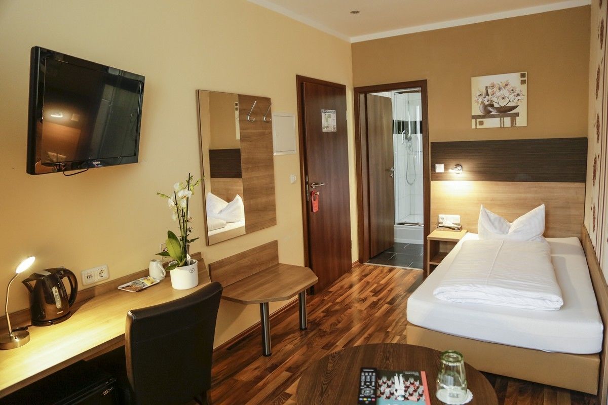 single room | minibar, desk, blackout curtains, soundproofing