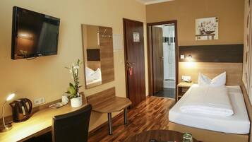 Single Room | Minibar, desk, blackout drapes, soundproofing